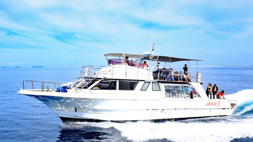 yacht rental okinawa